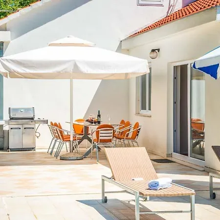 Sleeps 8 Pool Air Con Wifi *